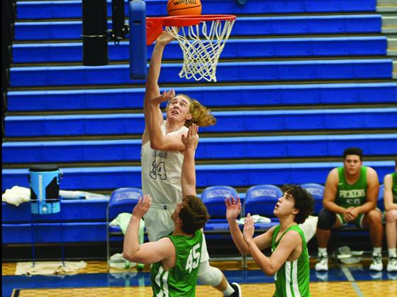 Bobcat Cade Carter scores two of his 17 points against Pickens last Saturday.