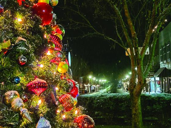 Downtown Ellijay during the last snow, captured by Retta Stephens-Phillips. Merry Christmas! 