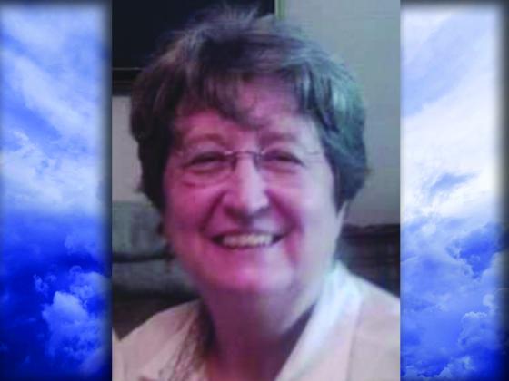 Mrs. Alma Jean (Davis) Hanlon