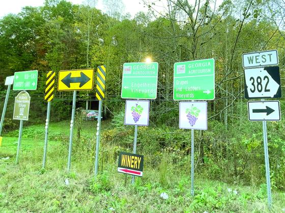 An example of current wayfinding signage located near Highway 515.