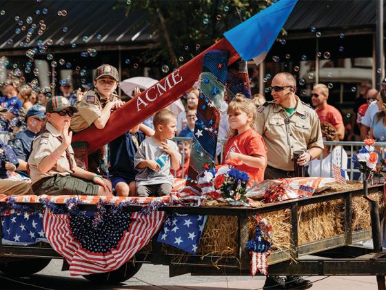 Boy Scouts float (@photosbylindsayann)