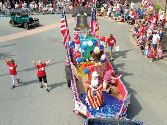 The first place float winner was the Gilmer GOP. (Photo by Robert Ferguson)