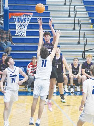 Bobcat senior Mack Kiser shoots in the lane last Saturday during Gilmer’s 62-53 win over Fannin County.