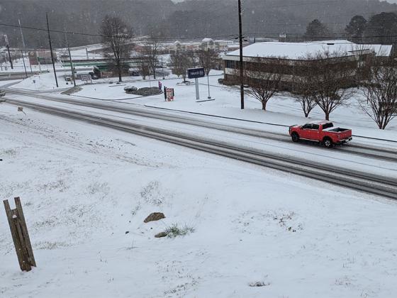 Maddox Drive during the January 10 snow event. (Photo by Robbie Bills)