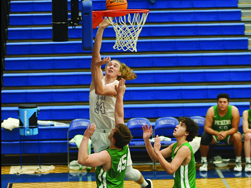 Bobcat Cade Carter scores two of his 17 points against Pickens last Saturday.